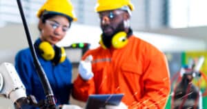 2 engineers wearing hard hats